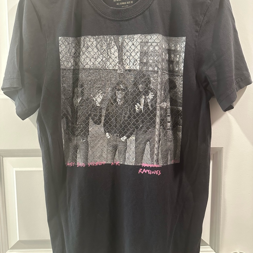 Black Ramones Graphic T-Shirt